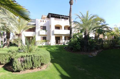 Medina Banus Apartment By Rafleys