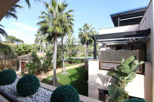 Medina Banus Apartment By Rafleys
