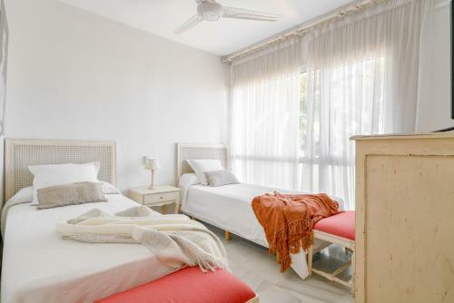 Oleholidays Guadalmina Golf Plaza