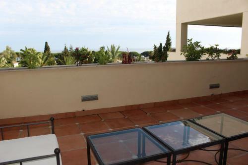 Apartamento En Hotel Guadalpin Con Piscina Y Terraza