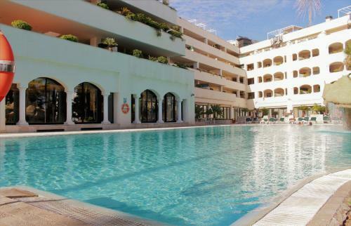 Apartamento En Hotel Guadalpin Con Piscina Y Terraza