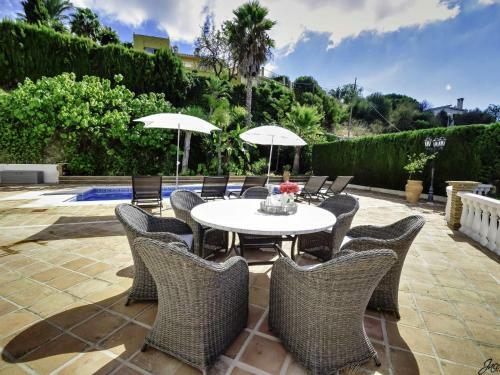 7001 Exquisite High Standard Villa, Heated Pool
