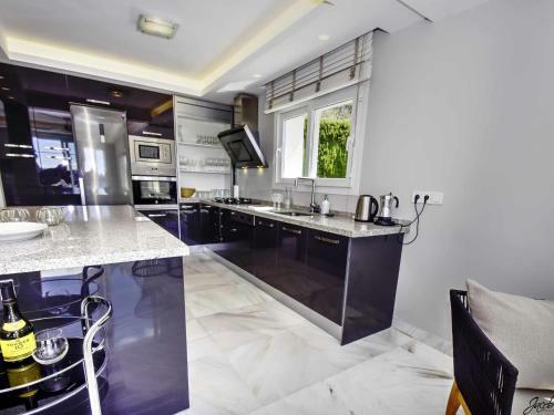 7001 Exquisite High Standard Villa, Heated Pool