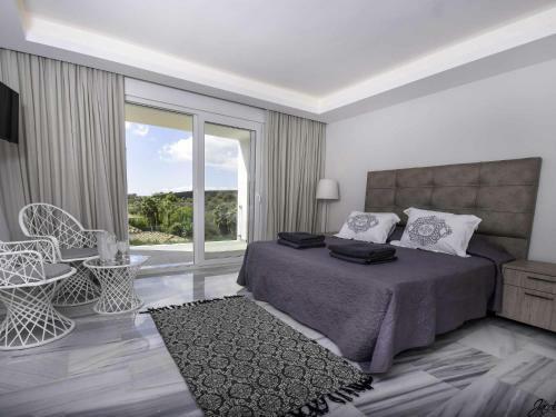 7001 Exquisite High Standard Villa, Heated Pool