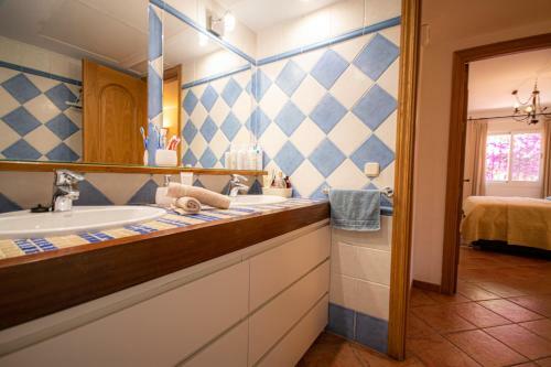 Charming Villa In Costabella At The Beach
