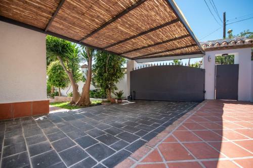Charming Villa In Costabella At The Beach