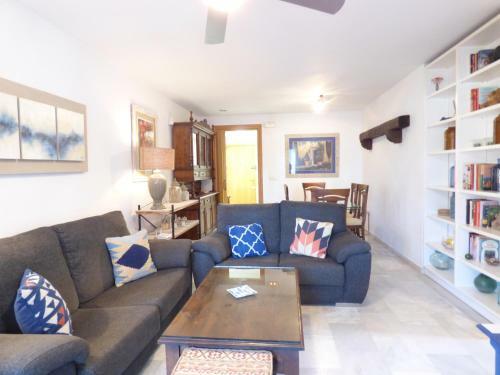 La Reserva de Alvarito Apartment - Eaw Homes