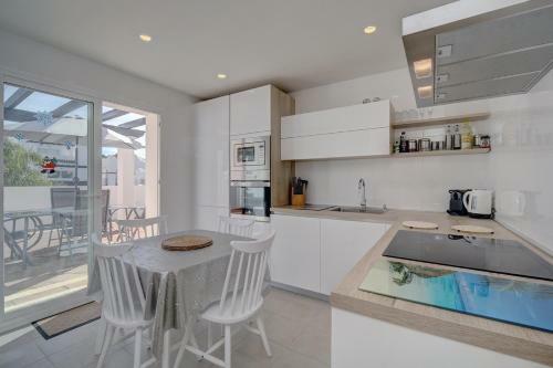 Modern Two Bedroom Duplex Pent House Apartment In Sierra Blanca