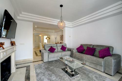 Modern Two Bedroom Duplex Pent House Apartment In Sierra Blanca