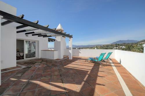 Modern Two Bedroom Duplex Pent House Apartment In Sierra Blanca