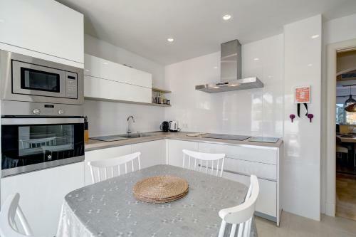 Modern Two Bedroom Duplex Pent House Apartment In Sierra Blanca