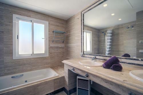 Modern Two Bedroom Duplex Pent House Apartment In Sierra Blanca