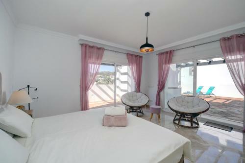 Modern Two Bedroom Duplex Pent House Apartment In Sierra Blanca