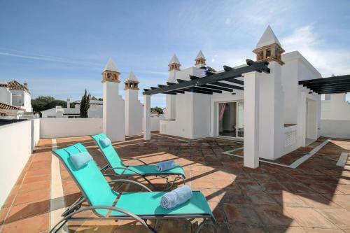 Modern Two Bedroom Duplex Pent House Apartment In Sierra Blanca