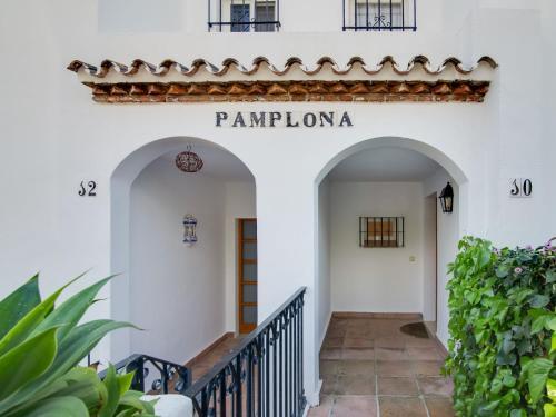 Apartamento Plush Holiday Home In Marbella With Swimming Pool