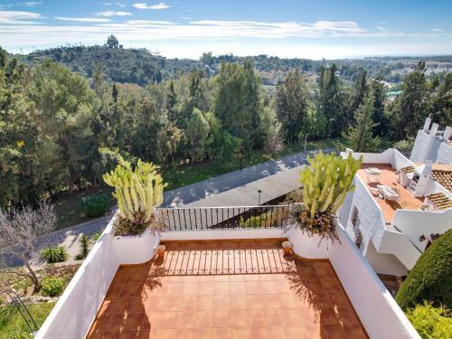 Apartamento Plush Holiday Home In Marbella With Swimming Pool
