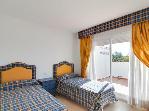 Apartamento Plush Holiday Home In Marbella With Swimming Pool