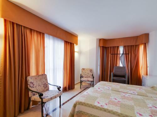 Apartamento Plush Holiday Home In Marbella With Swimming Pool