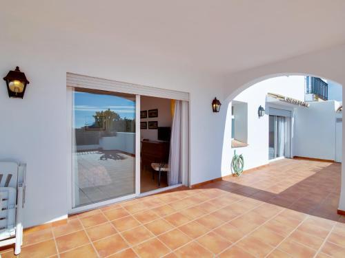 Apartamento Plush Holiday Home In Marbella With Swimming Pool