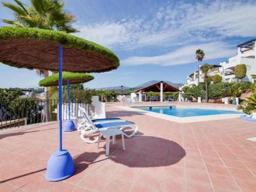 Apartamento Plush Holiday Home In Marbella With Swimming Pool