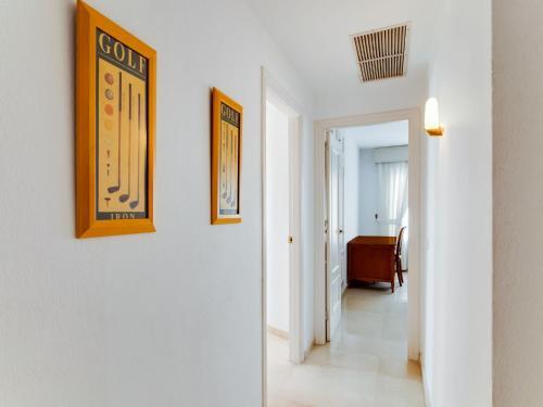 Apartamento Plush Holiday Home In Marbella With Swimming Pool