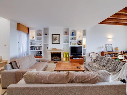 Apartamento Plush Holiday Home In Marbella With Swimming Pool