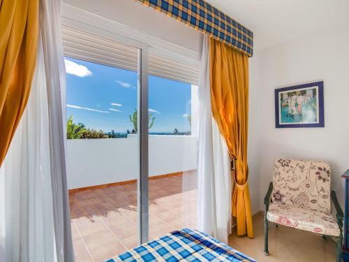 Apartamento Plush Holiday Home In Marbella With Swimming Pool