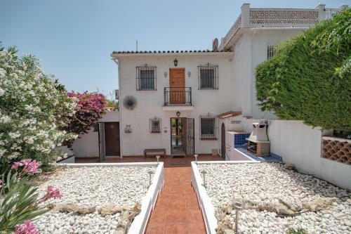 Cozy Holiday Home At The Beach In Costabella, Marbella