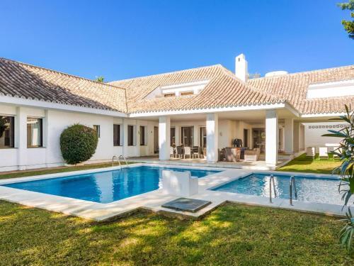 Luxury Villa 5 Puerto Banus