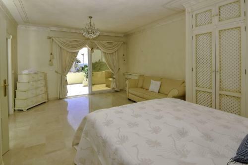 20001 - Exquisite Villa 50m To Beach