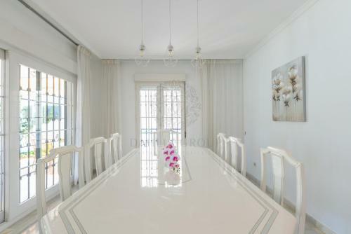 Marbella Center Villa By Dahlia Group