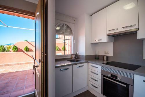 Apartamento First Line Beach Penthouse With Sea Views, Costabella, Marbella