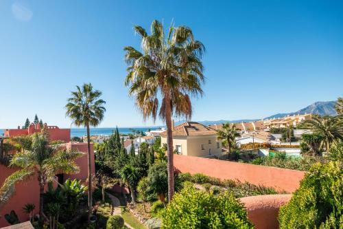 Apartamento First Line Beach Penthouse With Sea Views, Costabella, Marbella