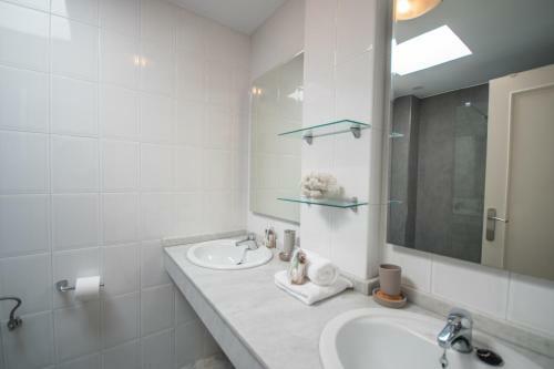 Apartamento First Line Beach Penthouse With Sea Views, Costabella, Marbella