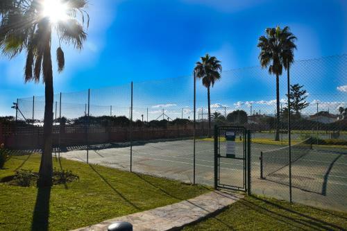 Apartamento First Line Beach Penthouse With Sea Views, Costabella, Marbella