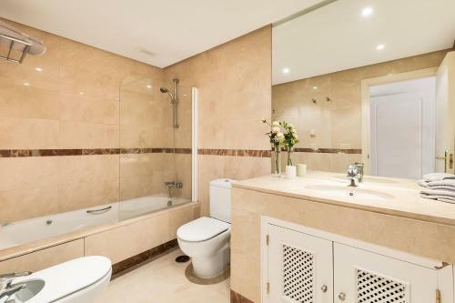 Apartamento de 2 Dormitorios En Bah�a de Alc�ntara