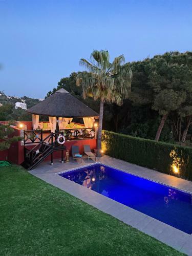Villa Nabrisa Marbella, 5 Bedroom, Private Pool, Garden, Bbq