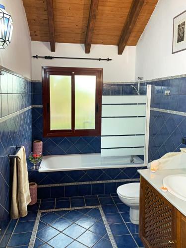 Villa Nabrisa Marbella, 5 Bedroom, Private Pool, Garden, Bbq