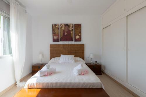 Aloha Puerto Ban�s Beach Apartment