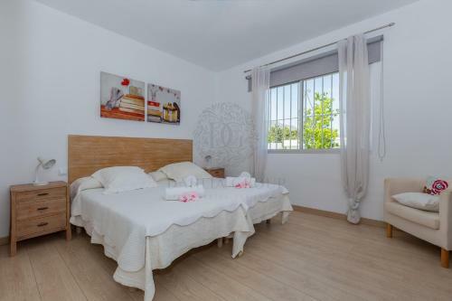 Aloha Puerto Ban�s Beach Apartment