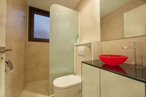Modern Villa Close To Costabella Beach