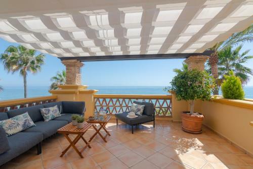 Apartamento 18166 - Superb Front Line Location - Heated Pool