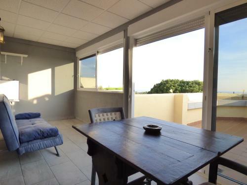 Corona de Nag�eles Townhouse - Eaw Homes