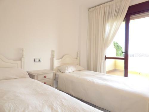 Corona de Nag�eles Townhouse - Eaw Homes