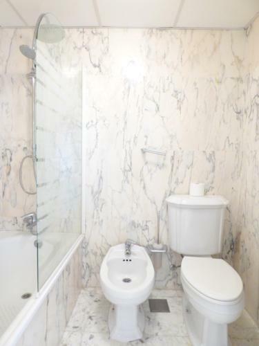 Corona de Nag�eles Townhouse - Eaw Homes