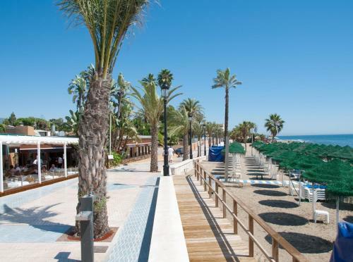 37 - Beach Front Apartment With Pool Views In Las Adeflas
