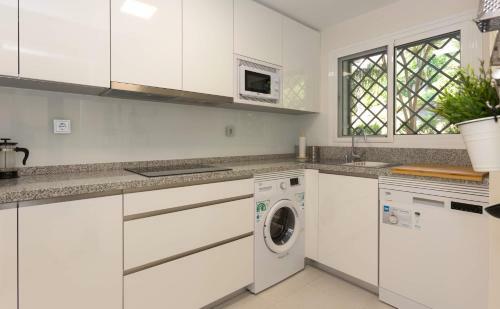 Apartamento Aloha Gardens, Marbella - R9952