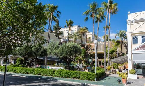 Apartamento Aloha Gardens, Marbella - R9952
