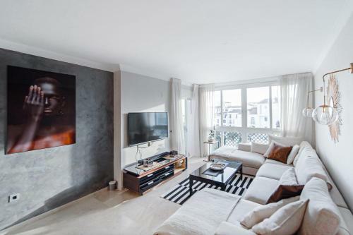 Penthouse Apartment In Puerto Banus Marbella