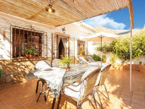 Majestic Villa In Maro With Private Pool